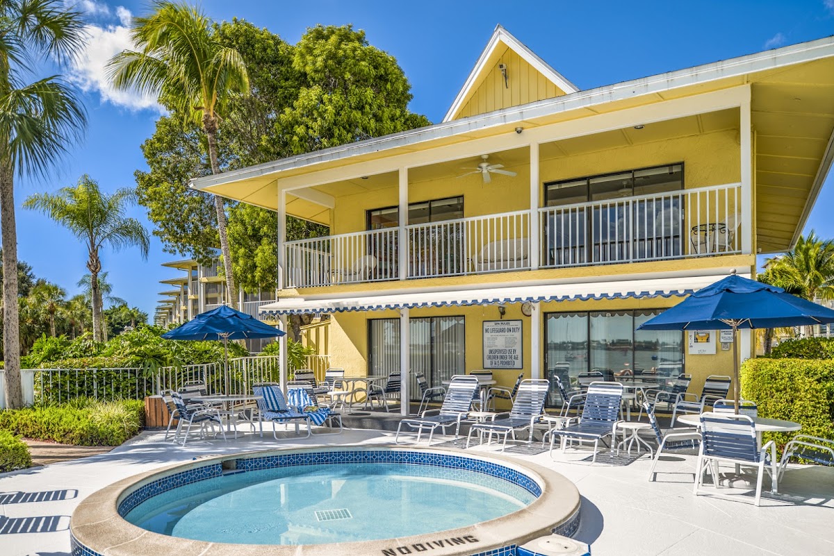 Charter Club Resort of Naples Bay