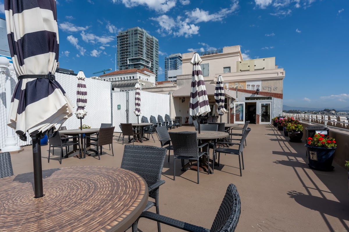 Gaslamp Plaza Suites