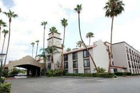 Radisson Suites Hotel Anaheim-Buena Park